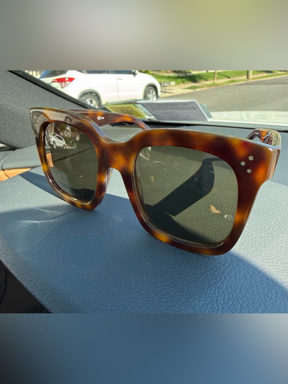 Celine Brown tortoise TILDA Wayfarer
Sunglasses CL41076/s - Picture 5 of 6
